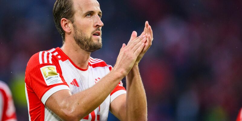 Münchens Harry Kane klatscht nach dem Spiel. - Foto: Tom Weller/dpa