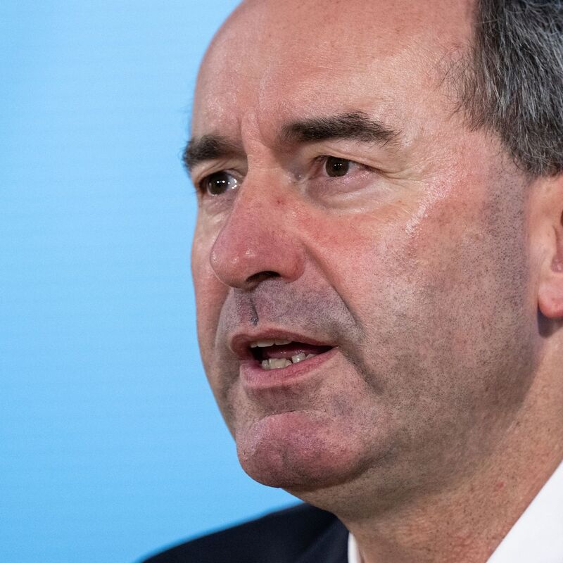 «Wir sind der Wahlsieger dieser Landtagswahl in dieser Bayern-Koalition», sagte Hubert Aiwanger von den Freien Wählern. - Foto: Sven Hoppe/dpa