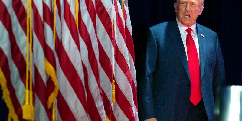 Donald Trump muss sich vor Gericht verantworten. - Foto: Jose Luis Magana/AP/dpa