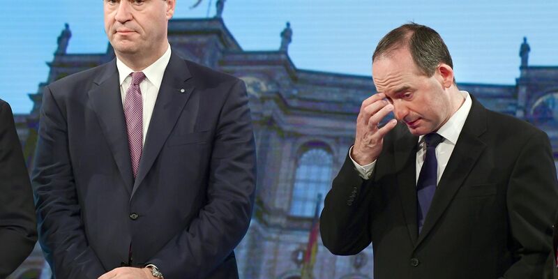 Wegen der Vorwürfe gegen seinen Vize Hubert Aiwanger hat Ministerpräsident Markus Söder (CSU) die Freien Wähler zu einer Sondersitzung «einbestellt». - Foto: Peter Kneffel/dpa