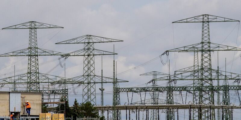 Das Bundeskabinett berät auf Schloss Meseberg unter anderem über einen staatlich subventionierten Industriestrompreis. - Foto: Klaus-Dietmar Gabbert/dpa