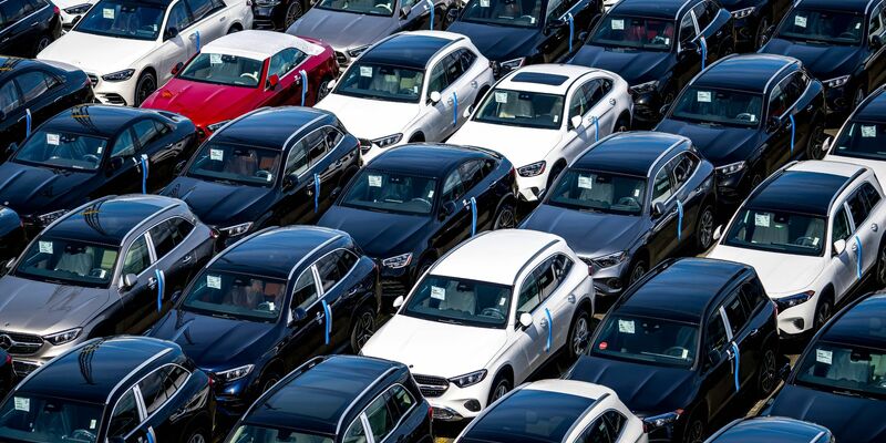 Trump kündigte im Wahlkampf an, auf Importe aus Weltregionen wie Europa neue Zölle einführen zu wollen. Besonders hart könnte es für die deutsche Autoindustrie und ihre Zulieferer werden.  - Foto: Sina Schuldt/dpa