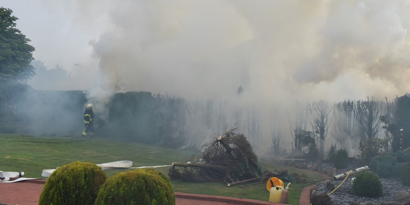 LPI-NDH: Brand Mehrfamilienhaus - Foto: presseportal.de