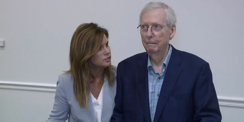 Der 81-jährige Mitch McConnell ist der am längsten amtierende Anführer einer Partei in der Geschichte des US-Senats. - Foto: Uncredited/WCPO/AP