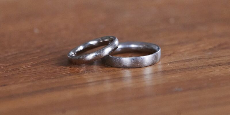 In Jordanien ist ein Bräutigam bei seiner eigenen Hochzeit durch Freudenschüsse getötet worden. - Foto: Annette Riedl/dpa/Symbolbild