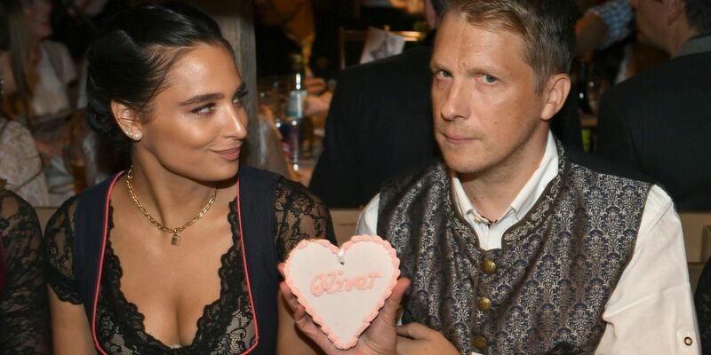Haben sich getrennt: Oliver Pocher und seine Ehefrau Amira. - Foto: Felix Hörhager/dpa/Archiv