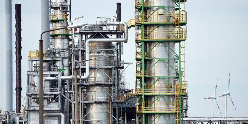 Das Gelände der PCK Raffinerie GmbH in Schwedt an der Oder. - Foto: Soeren Stache/dpa
