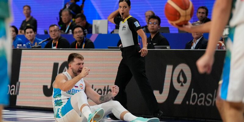 Beschäftigt schon im Vorfeld die deutschen Basketball: Sloweniens Superstar Luka Doncic. - Foto: Hiro Komae/AP/dpa