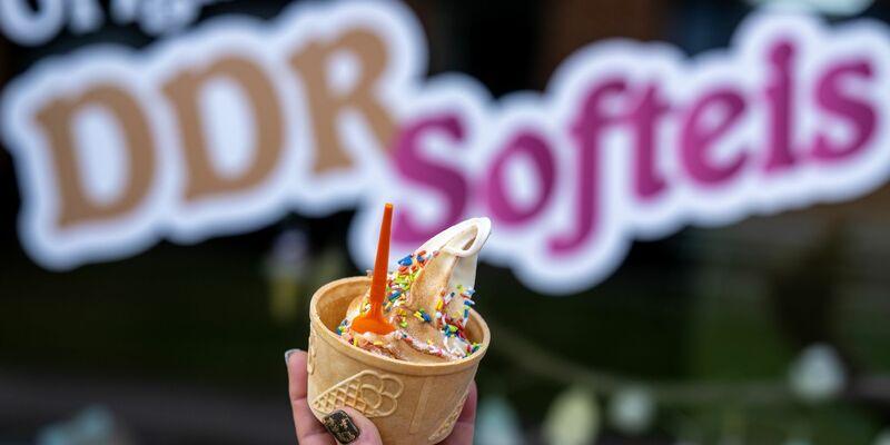 DDR-Softeis bleibt ein Verkaufshit. - Foto: Hendrik Schmidt/dpa