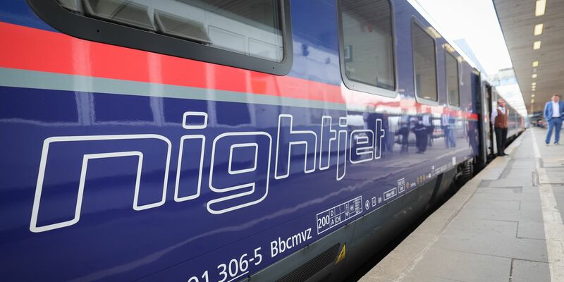 Ab Dezember bieten die DB und die ÖBB von Berlin und Wien aus Nightjet-Verbindungen nach Paris und Brüssel an. - Foto: Christian Charisius/dpa