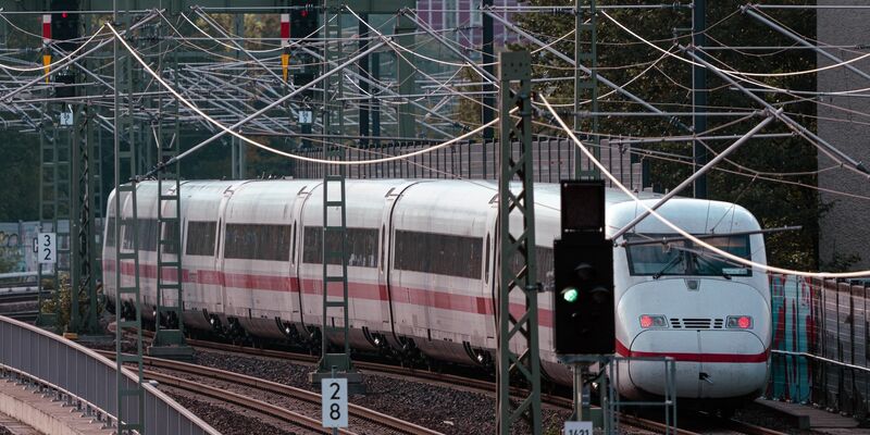 Die Deutsche Bahn will den Einsatz von Bodycams ausweiten. - Foto: Soeren Stache/dpa