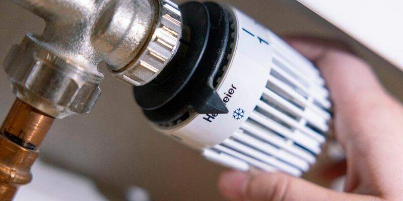 Das Heizungsgesetz soll das Heizen in Deutschland durch einen schrittweisen Austausch von Öl- und Gasheizungen klimafreundlicher machen. - Foto: Thomas Banneyer/dpa