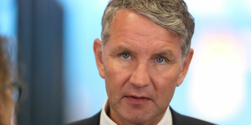 Der Thüringer AfD-Fraktionsvorsitzende Björn Höcke - nach eigener Aussage wure seine Immunität bereits zum siebten Mal aufgehoben. - Foto: Sebastian Willnow/dpa