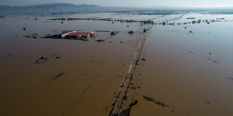 Das Dorf Palamas in Griechenland wurde 2023 schwer von Sturmtief «Daniel» getroffen. (Archivbild) - Foto: Yorgos Karahalis/dpa