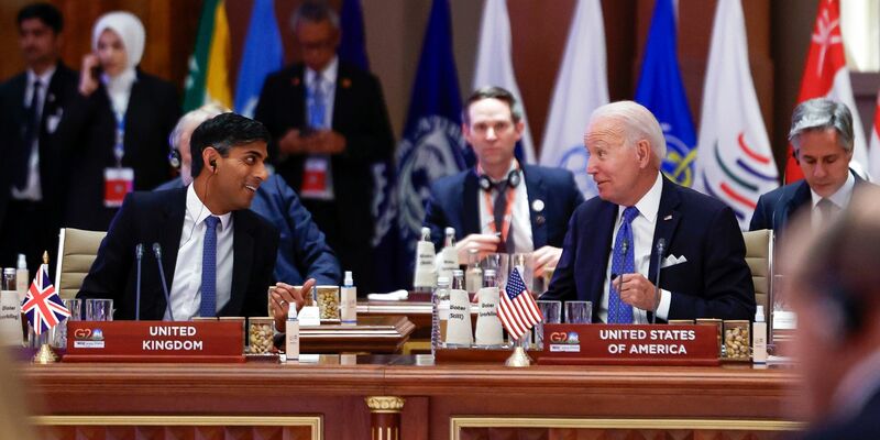 Joe Biden (r.), Präsident der USA, und Rishi Sunak, Premierminister von Großbritannien, während einer Sitzug beim G20-Gipfel. - Foto: Evelyn Hockstein/Pool Reuters/AP/dpa