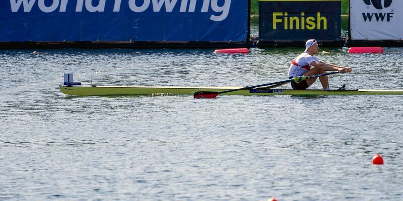 Ruder-Weltmeister im Einer: Oliver Zeidler. - Foto: Darko Vojinovic/AP/dpa