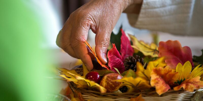 Wer noch im Alter einem Hobby nachgeht, fühlt sich zufriedener, gesünder und ist seltener depressiv. - Foto: Jens Büttner/dpa-Zentralbild/dpa
