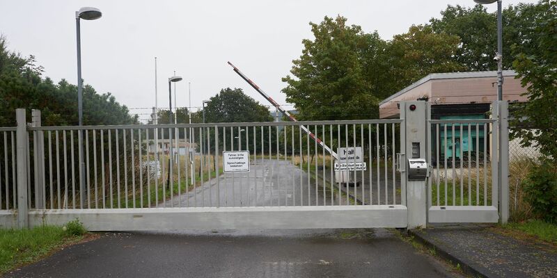 Blick auf das Gelände eines ehemaligen Bundeswehr-Bunkers in Traben-Trarbach, der als Cyber-Bunker bekannt wurde. - Foto: Thomas Frey/dpa