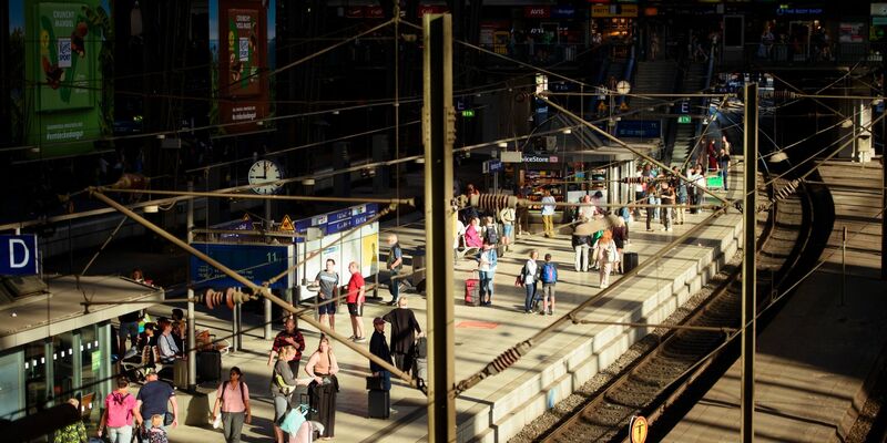Ein Sabotageakt hatte den Fernverkehr der Deutschen Bahn zwischen Hamburg und Berlin kürzlich schwer beeinträchtigt. - Foto: Gregor Fischer/dpa