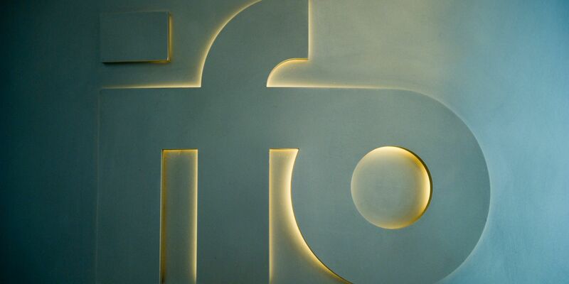 Ehegattensplitting, Kinderfreibeträge oder Solidaritätszuschlag - das Münchner Ifo-Institut möchte mit einer Reform dieser Punkte für mehr Beschäftigung sorgen. - Foto: picture alliance / dpa