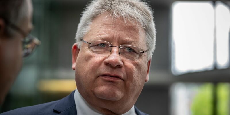 Die größten Cyber-Bedrohungen sieht er in Russland und China: BND-Präsident Bruno Kahl. - Foto: Michael Kappeler/dpa