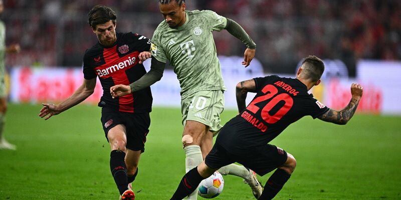 Trainer Vincent Kompany schonte viele Stars fürs PSG-Match. - Foto: Tom Weller/dpa
