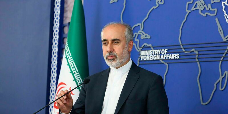 Irans Außenamtssprecher Nasser Kanaani bei einer Pressekonferenz in Teheran. - Foto: Uncredited/Iranian Foreign Ministry/AP/dpa
