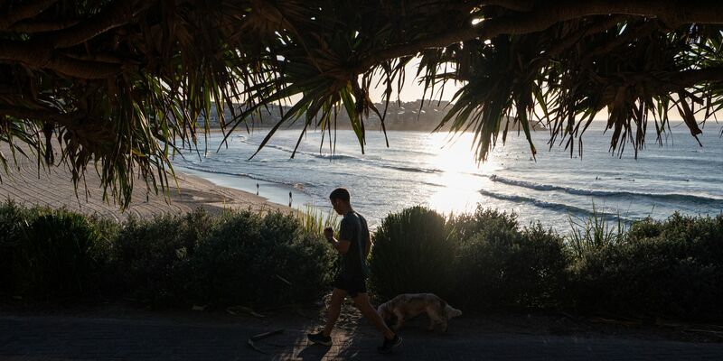 Rekordhitze in Australien gleich zu Beginn der warmen Jahreszeit: In weiten Teilen des Landes werden seit dem Wochenende Werte weit über der Norm verzeichnet. - Foto: Flavio Brancaleone/AAP/dpa
