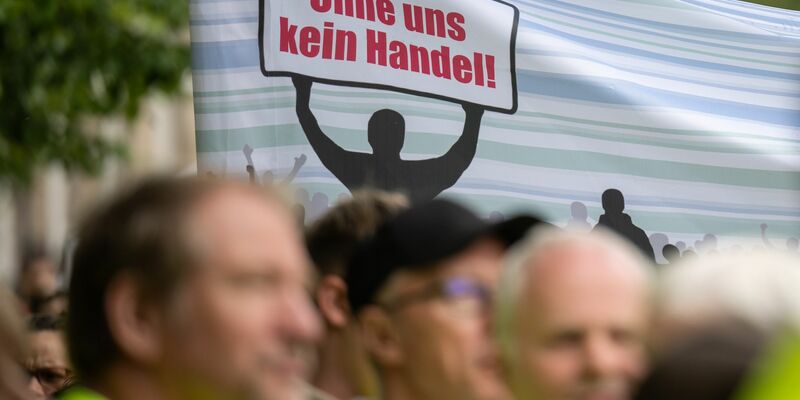 Tarifkonflikt im Einzelhandel: Seit Wochen ruft Verdi immer wieder zu teilweise mehrtägigen Warnstreiks in den Regionen auf. - Foto: Hannes P. Albert/dpa
