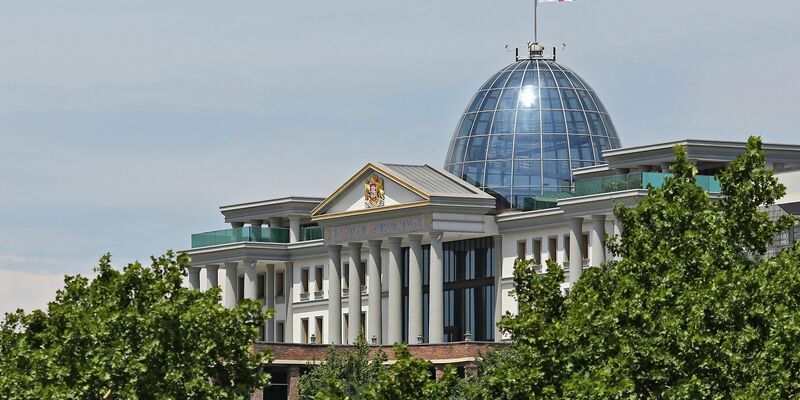 Der Präsidentenpalast in der georgischen Hauptstadt. - Foto: Jan Woitas/dpa
