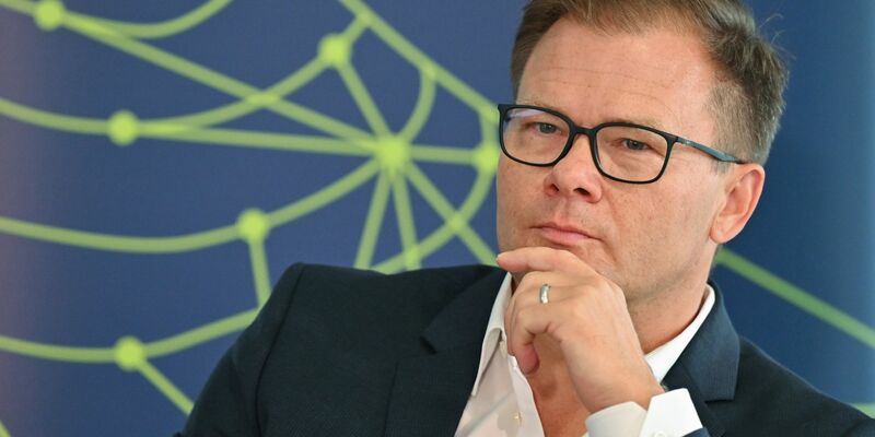 Der Ostbeauftragte der Bundesregierung, Carsten Schneider, beobachtet die Entwicklung der Eliten aus dem Osten. - Foto: Patrick Pleul/dpa