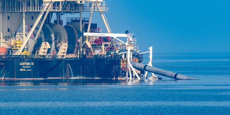 Der Nabu scheitert vor Gericht mit dem Antrag zum Baustopp für das LNG-Terminal auf Rügen. - Foto: Stefan Sauer/dpa
