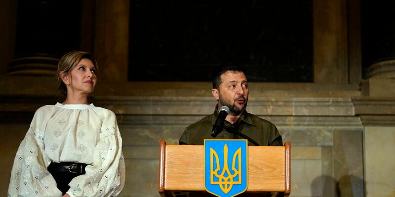 Der ukrainische Präsident Wolodymyr Selenskyj und seine Frau Olena sind dankbar für die Hilfe der USA. - Foto: Stephanie Scarbrough/AP
