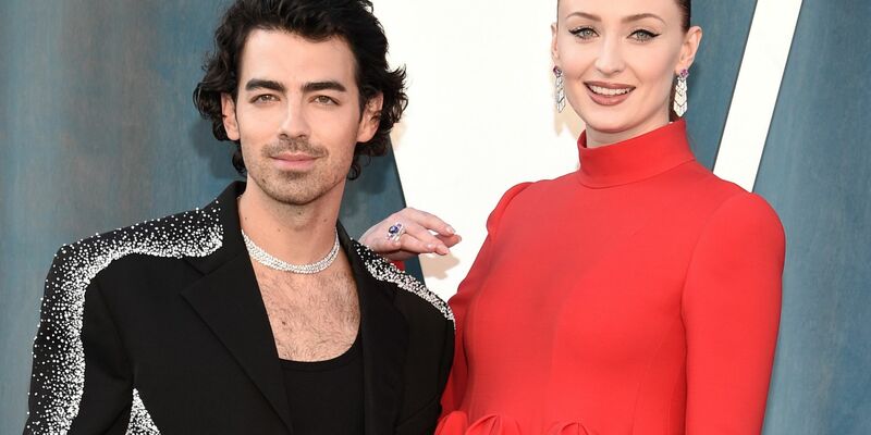 Die britische Schauspielerin Sophie Turner und der US-Sänger Joe Jonas gaben vor rund zwei Wochen ihre Scheidungspläne bekannt. - Foto: Evan Agostini/Invision via AP/dpa