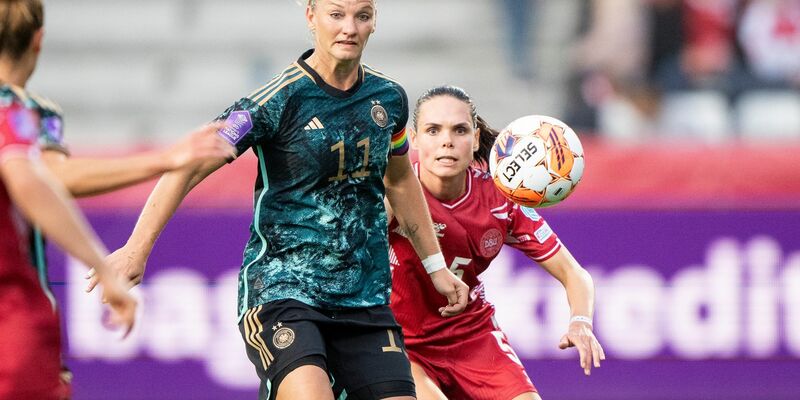 Alexandra Popp (M) und die DFB-Frauen mussten sich in Dänemark geschlagen geben. - Foto: Bo Amstrup/Ritzau Scanpix Foto/AP/dpa
