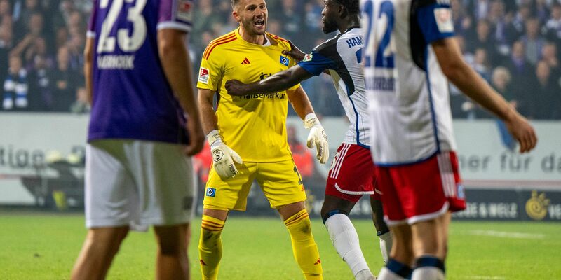 HSV-Torwart Daniel Heuer Fernandes ist nach der 1:2-Niederlage in Osnabrück mächtig sauer. - Foto: David Inderlied/dpa