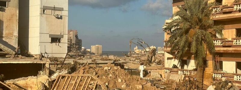Nach der verheerenden Flutkatastrophe in Libyen zeichnet sich ein Bild der Zerstörung ab. - Foto: ---/MFS/dpa