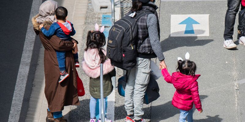 Das Bundesamt für Migration und Flüchtlinge (Bamf) soll demnach das sogenannte Dublin-Verfahren künftig schneller betreiben. - Foto: Julian Stratenschulte/dpa