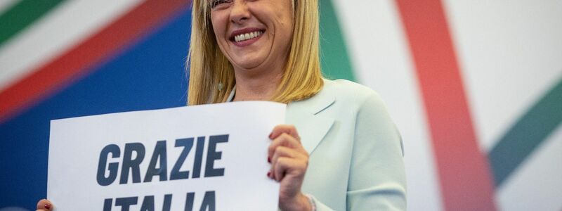 Ein Jahr ist es her, dass Giorgia Meloni in Italien die Wahl zu Italiens Ministerpräsidentin gewann. - Foto: Oliver Weiken/dpa