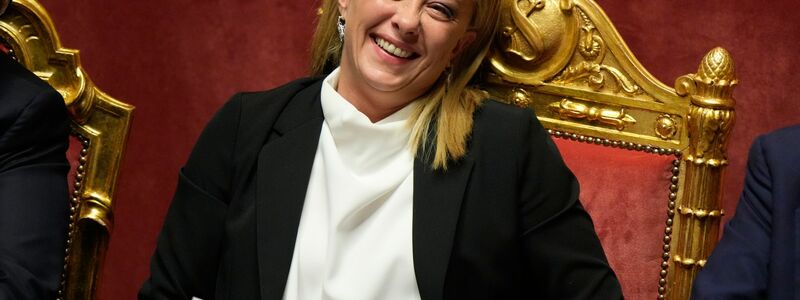 Italiens Ministerpräsidentin Giorgia Meloni ist auch Mutter. - Foto: Andrew Medichini/AP/dpa