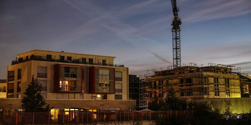 Im Juli verbuchte das Bauhauptgewerbe sowohl zum Vormonat (plus 9,6 Prozent) als auch zum Vorjahresmonat (plus 1,5 Prozent) real mehr Aufträge. - Foto: Oliver Berg/dpa