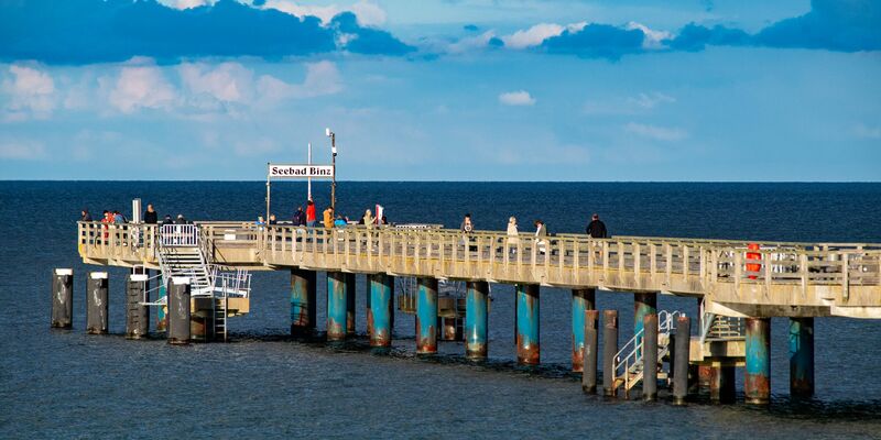 Mit Blick auf den Klimawandel erwartbar: Die Ostsee ist mit 16,8 Grad insgesamt etwa 0,4 Grad wärmer als das langjährige Mittel. - Foto: Stefan Sauer/dpa