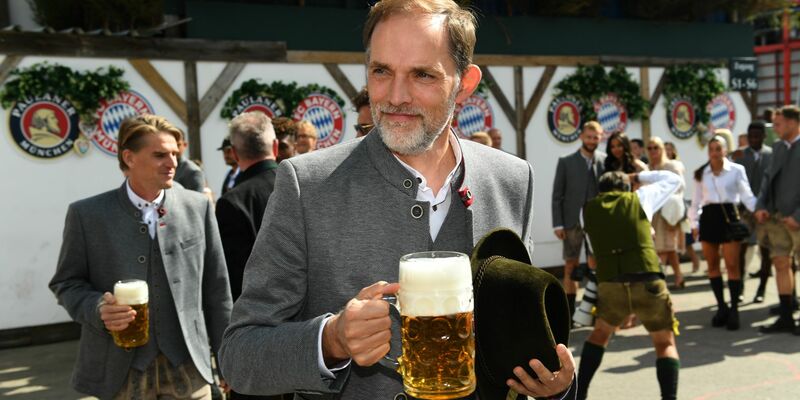 Bayern-Trainer Thomas Tuchel auf dem Oktoberfest. - Foto: Felix Hörhager/dpa