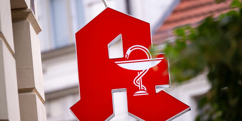 Die Bundesvereinigung Deutscher Apothekerverbände kritisiert die Pläne von Bundesgesundheitsminister Karl Lauterbach scharf. - Foto: Monika Skolimowska/dpa/dpa-tmn