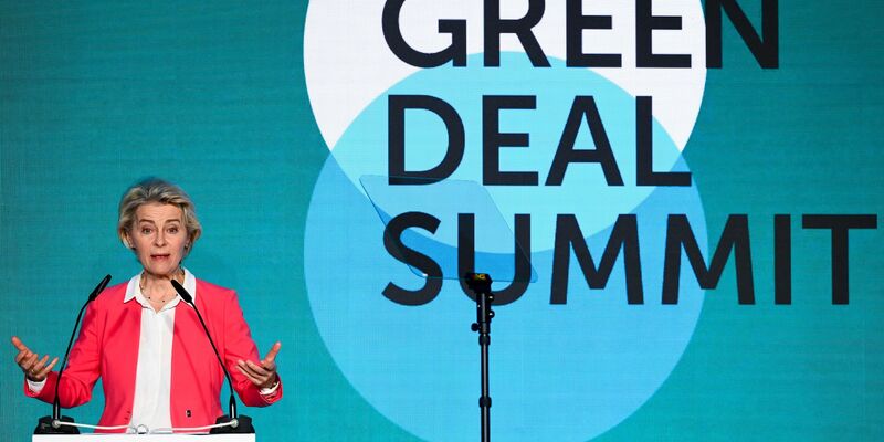 Ursula von der Leyen besucht derzeit Tschechien. - Foto: Deml Ondøej/CTK/dpa