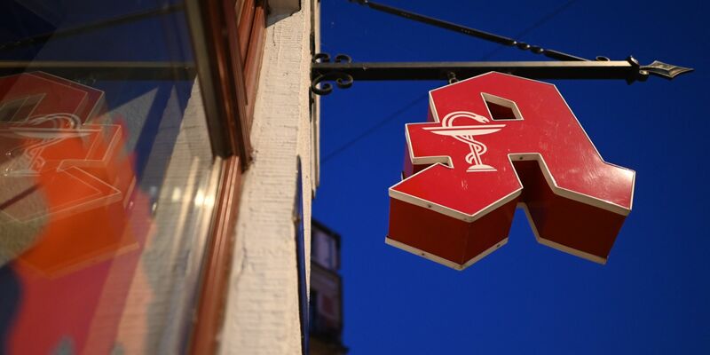 Eine Apotheke in Dresden: Heute schließen viele Apotheken die Türen. - Foto: Robert Michael/dpa