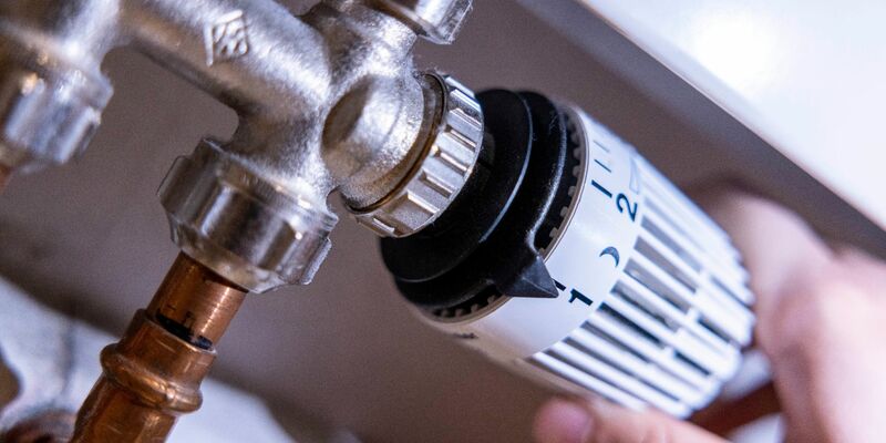 Im Oktober wartet für manche Haushalte ein Heizkostenzuschuss. - Foto: Thomas Banneyer/dpa