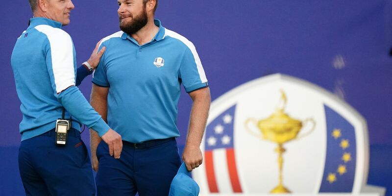 Liegen beim Ryder Cup mit dem Team Europa in Führung: Luke Donald (l) und Viktor Hovland. - Foto: Zac Goodwin/PA Wire/dpa