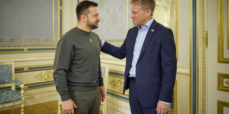 Der britische Verteidigungsminister Grant Shapps hat kürzlich den ukrainischen Präsidenten Wolodymyr Selenskyj in Kiew besucht. - Foto: Ukrainian Presidential Press Office/PA Media/dpa