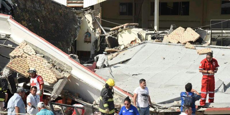 Rettungskräfte suchen inmitten von Trümmern nach Überlebenden. - Foto: Jose Luis Tapia/El Sol de Tampico/AP